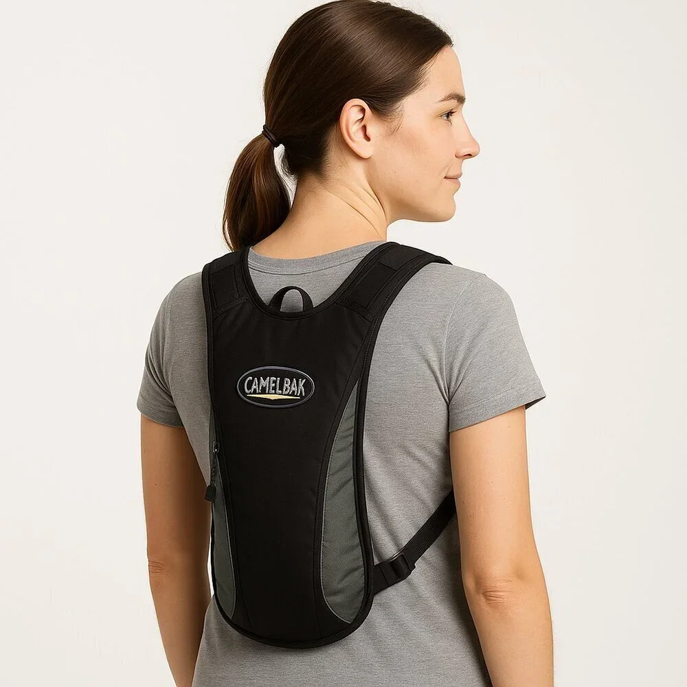 CamelBak Classic Hydration Pack Lightweight Reflective Zip Pocket OS Black Gray